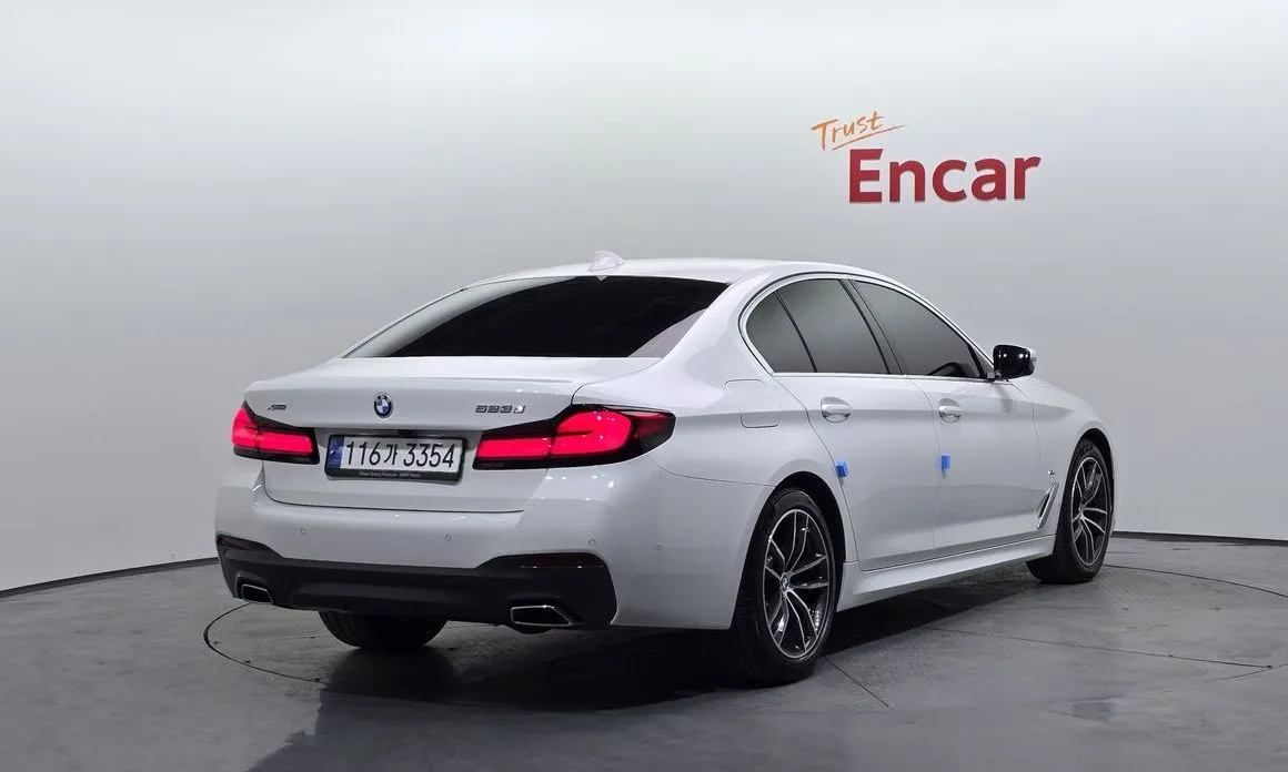 BMW 5-Series 2023 из KR, фото 3