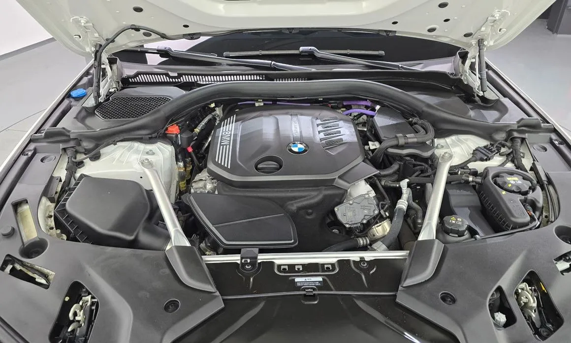 BMW 5-Series 2023 из KR, фото 9