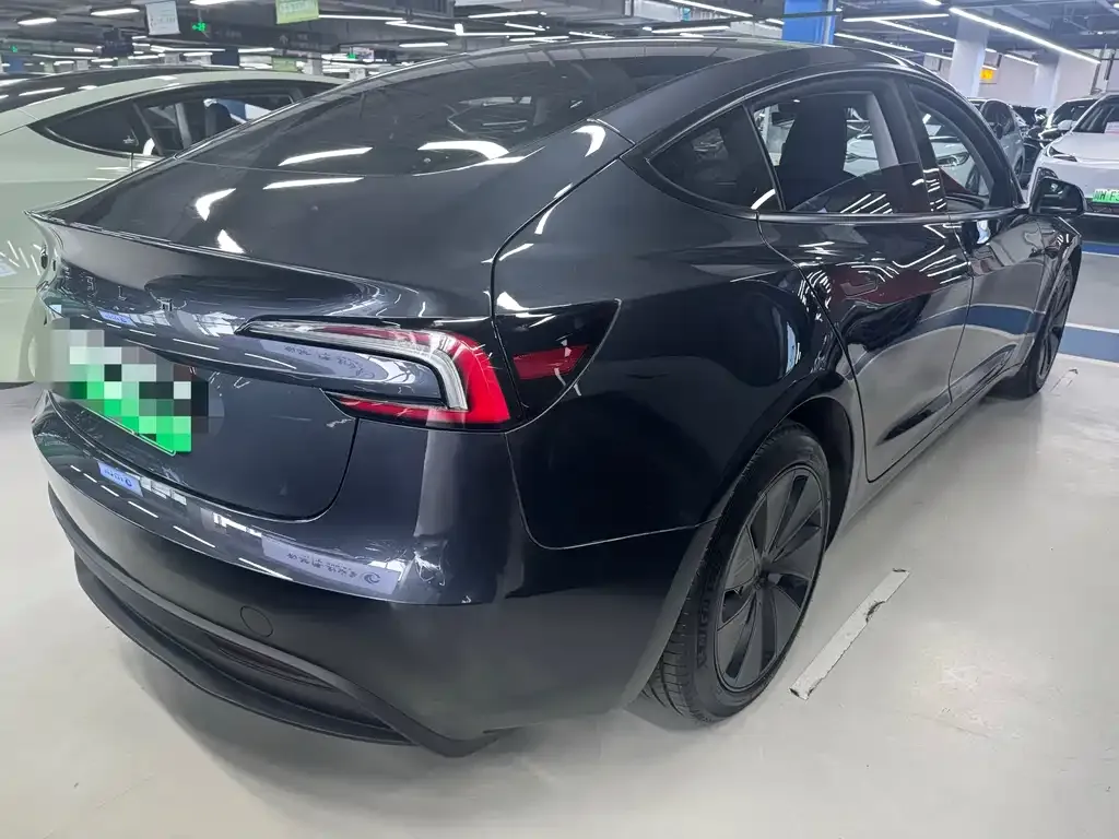 Tesla Model 3 — фото 10