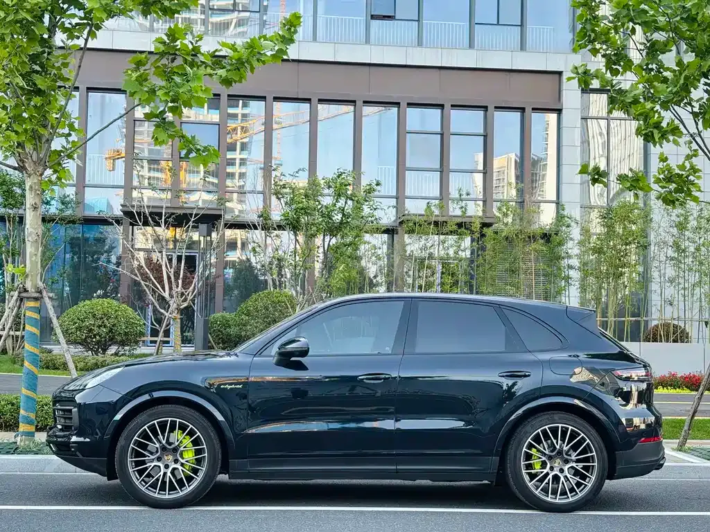 Porsche Cayenne Hybrid — фото 6