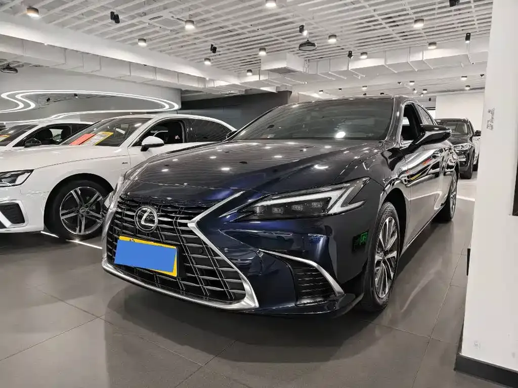 Lexus ES — фото 1