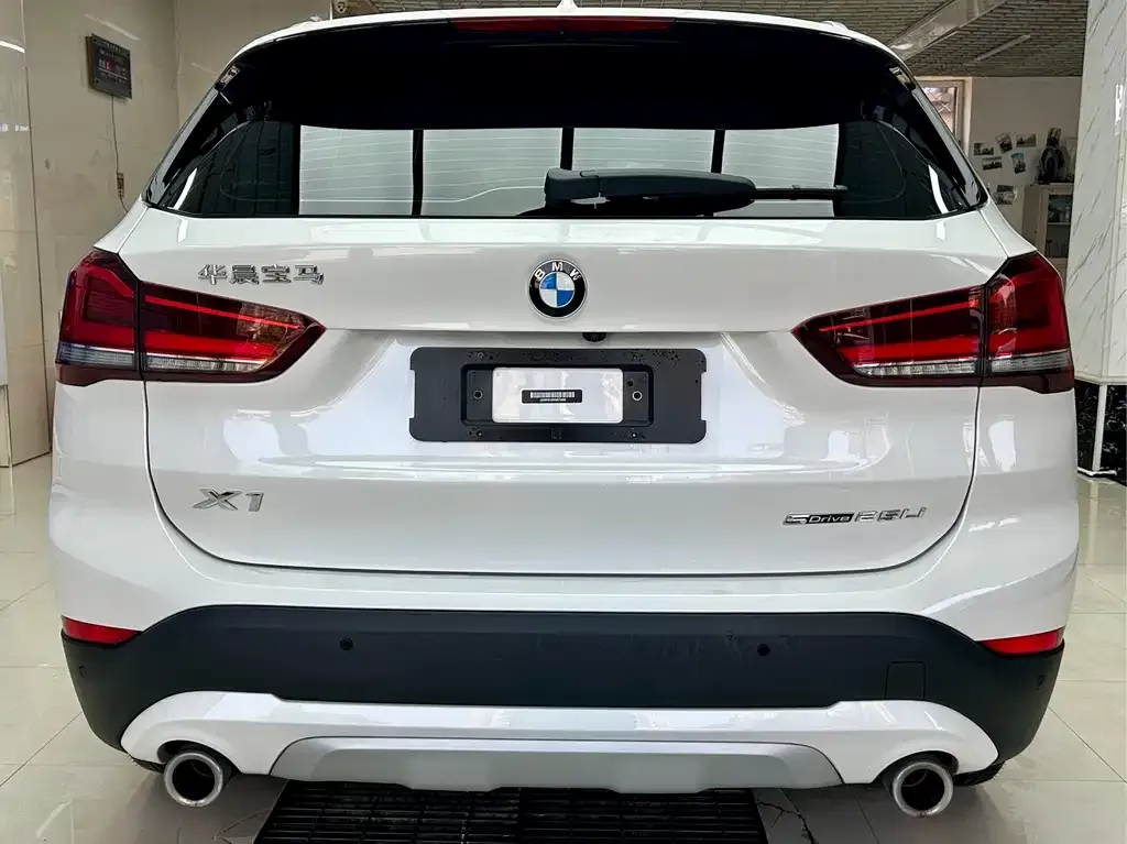 BMW X1 — фото 7