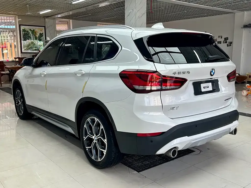 BMW X1 — фото 8