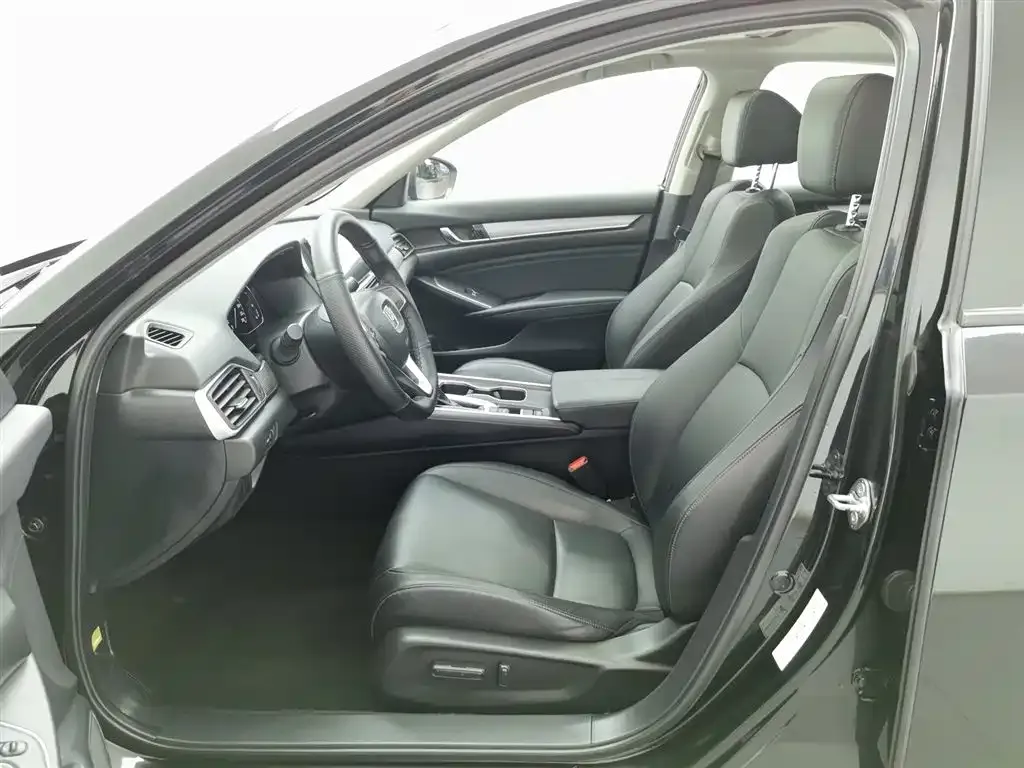 Honda Accord — фото 10