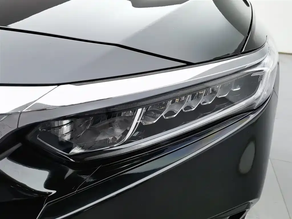 Honda Accord — фото 7