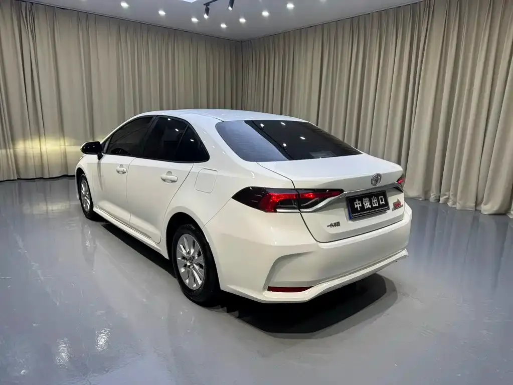 Toyota Corolla — фото 2