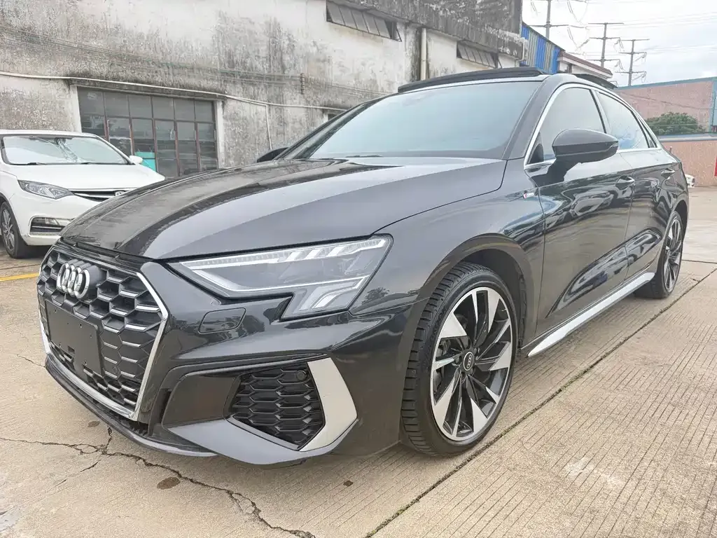 Audi A3 — фото 1