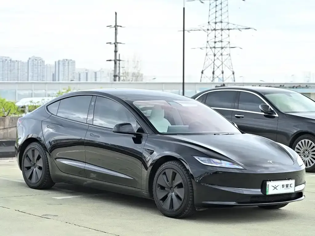 Tesla Model 3 — фото 9