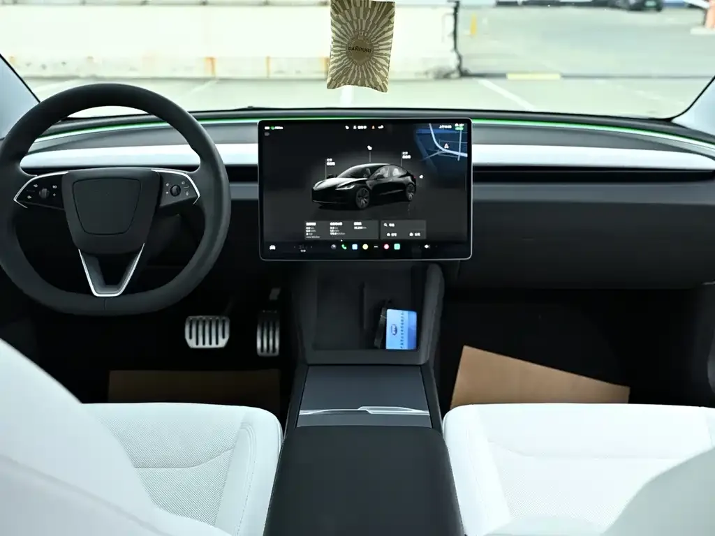 Tesla Model 3 — фото 6