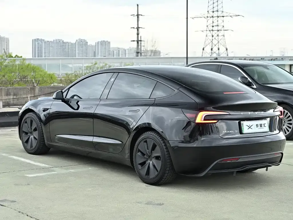 Tesla Model 3 — фото 5
