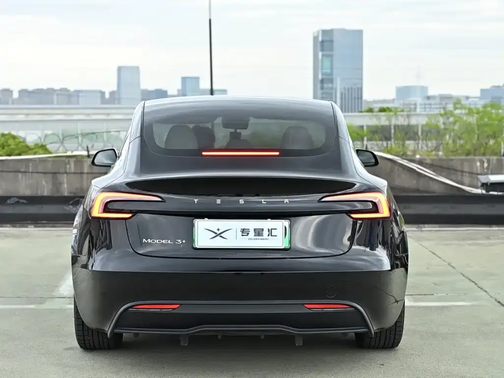 Tesla Model 3 — фото 4