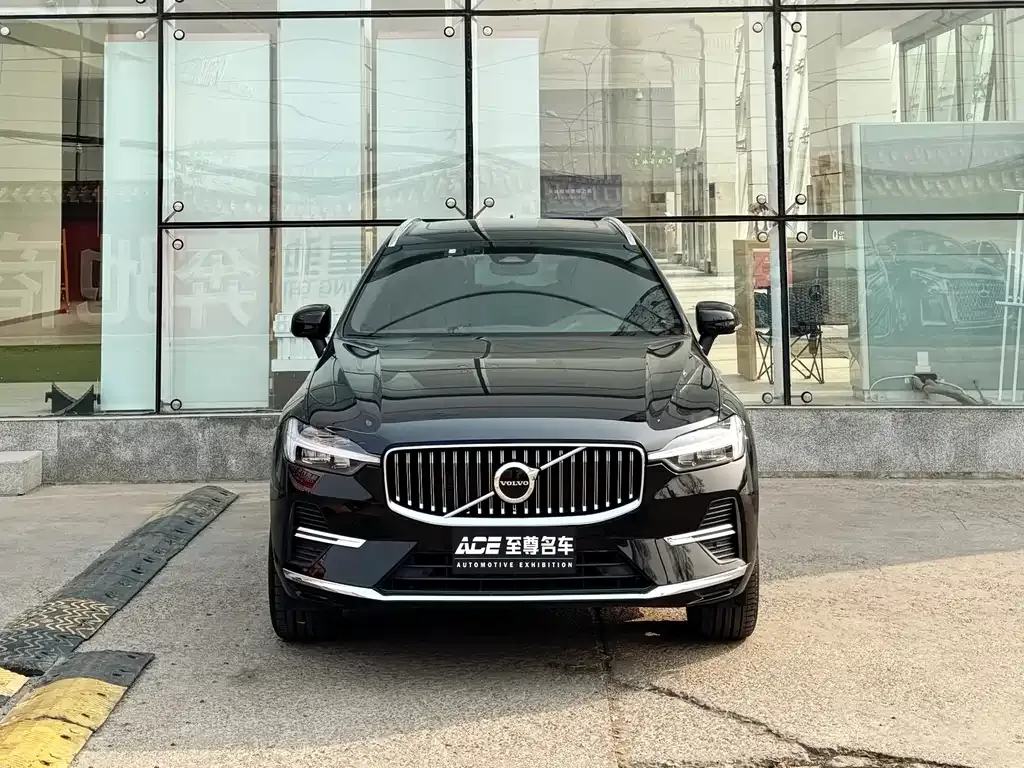 Volvo XC60 — фото 6