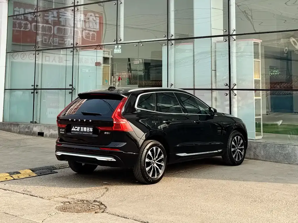 Volvo XC60 — фото 3