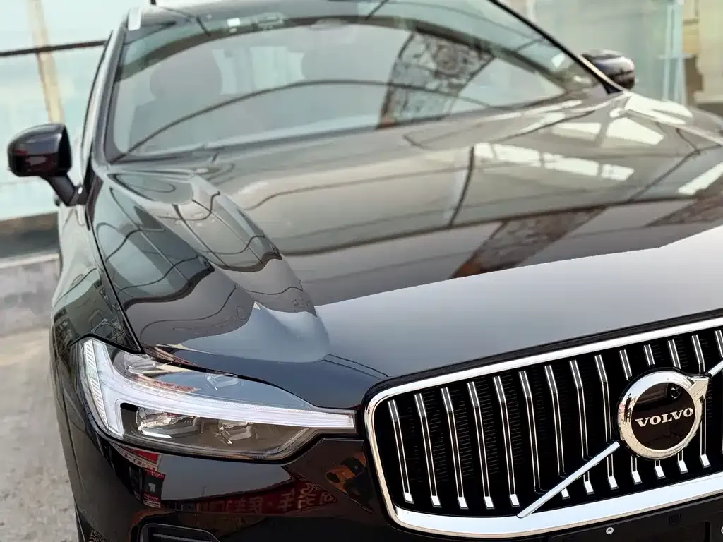 Volvo XC60 — фото 10