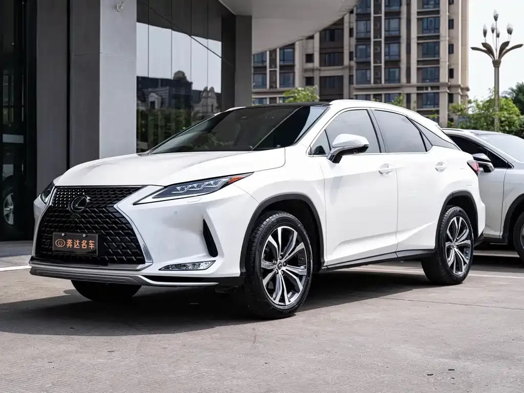 Lexus RX — фото 1