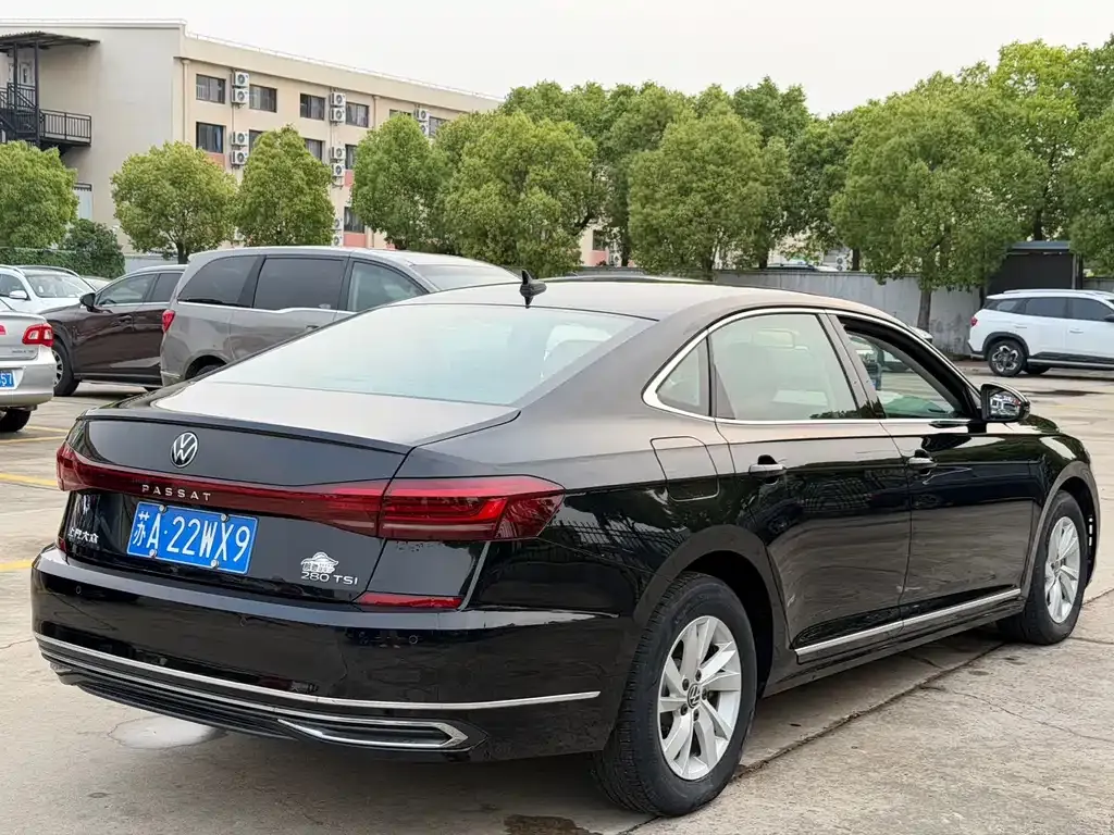 Volkswagen Passat — фото 8