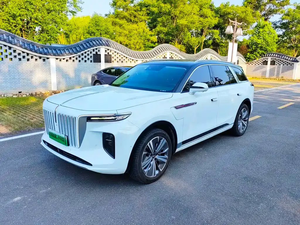 Hongqi E-HS9
