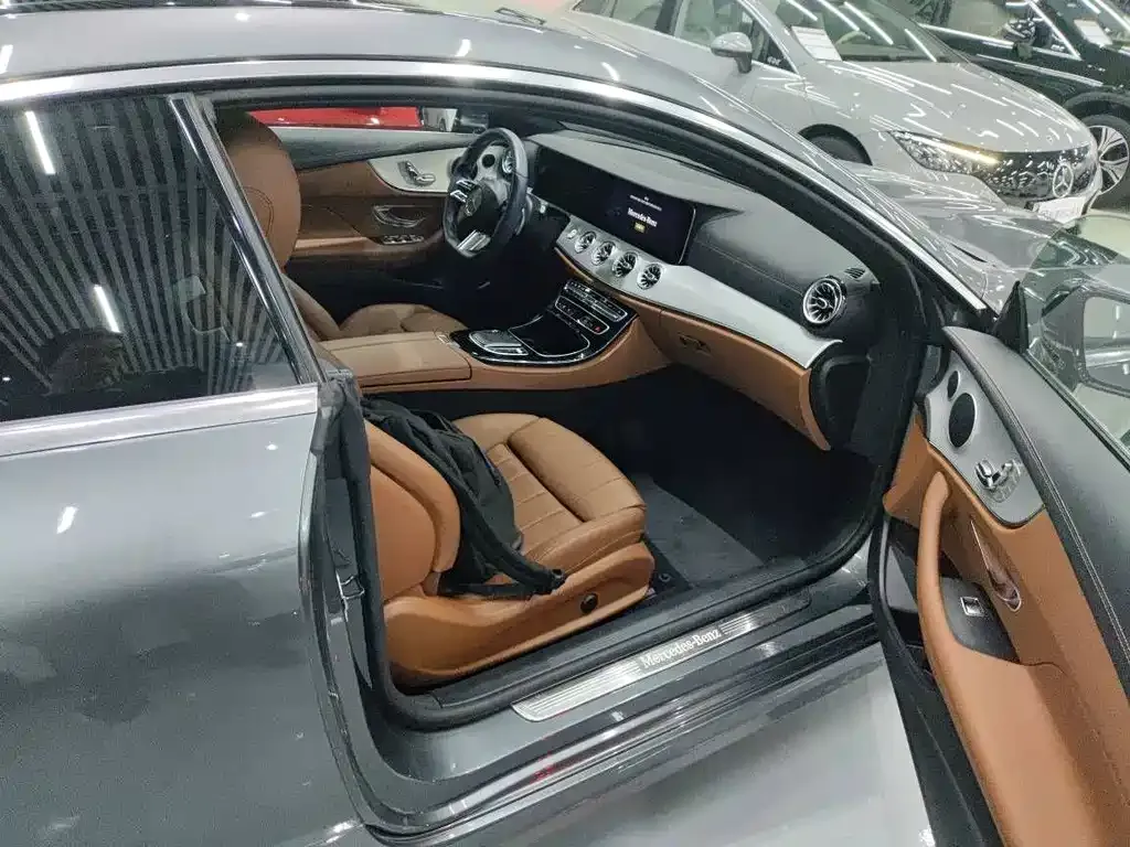 Mercedes-Benz E-Class (Import) — фото 4