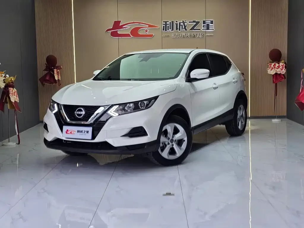 Nissan Qashqai — фото 1