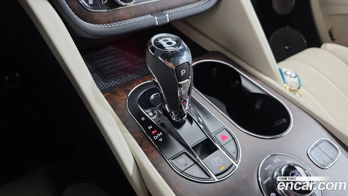 Bentley Bentayga 2025 из KR, фото 6