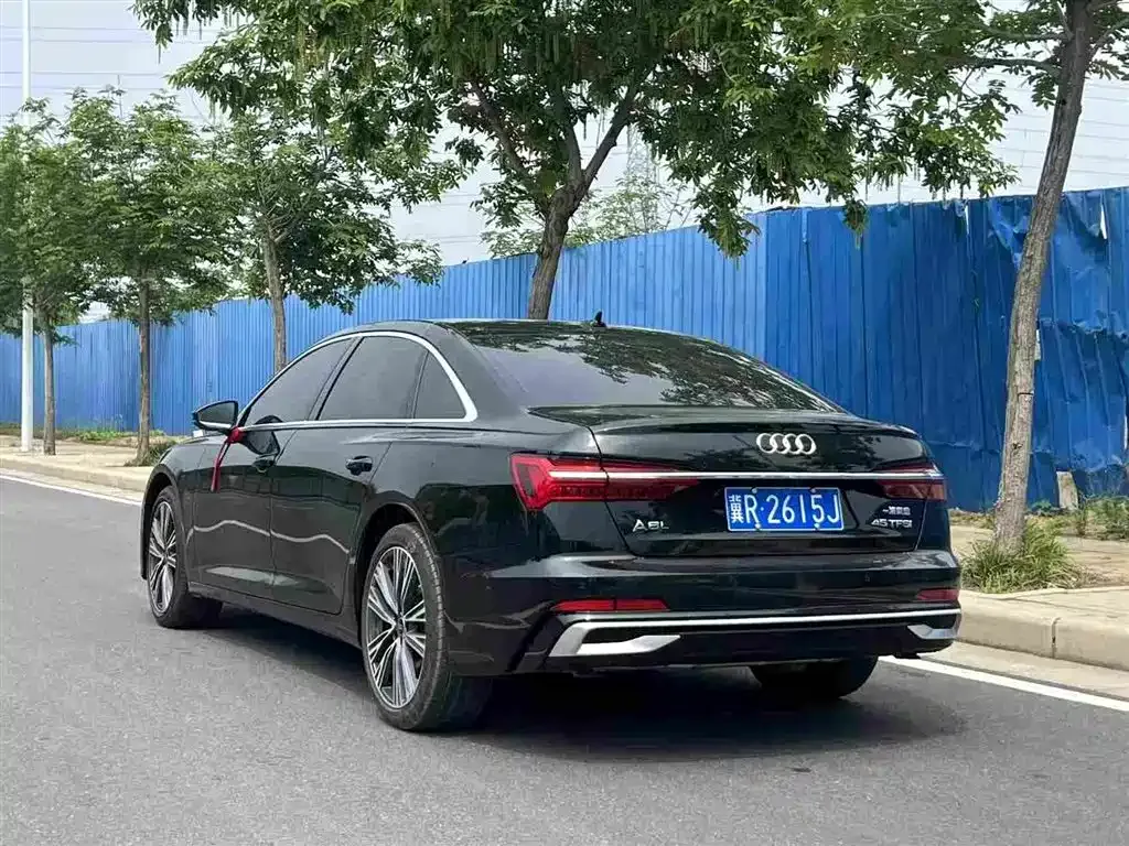 Audi A6L — фото 10