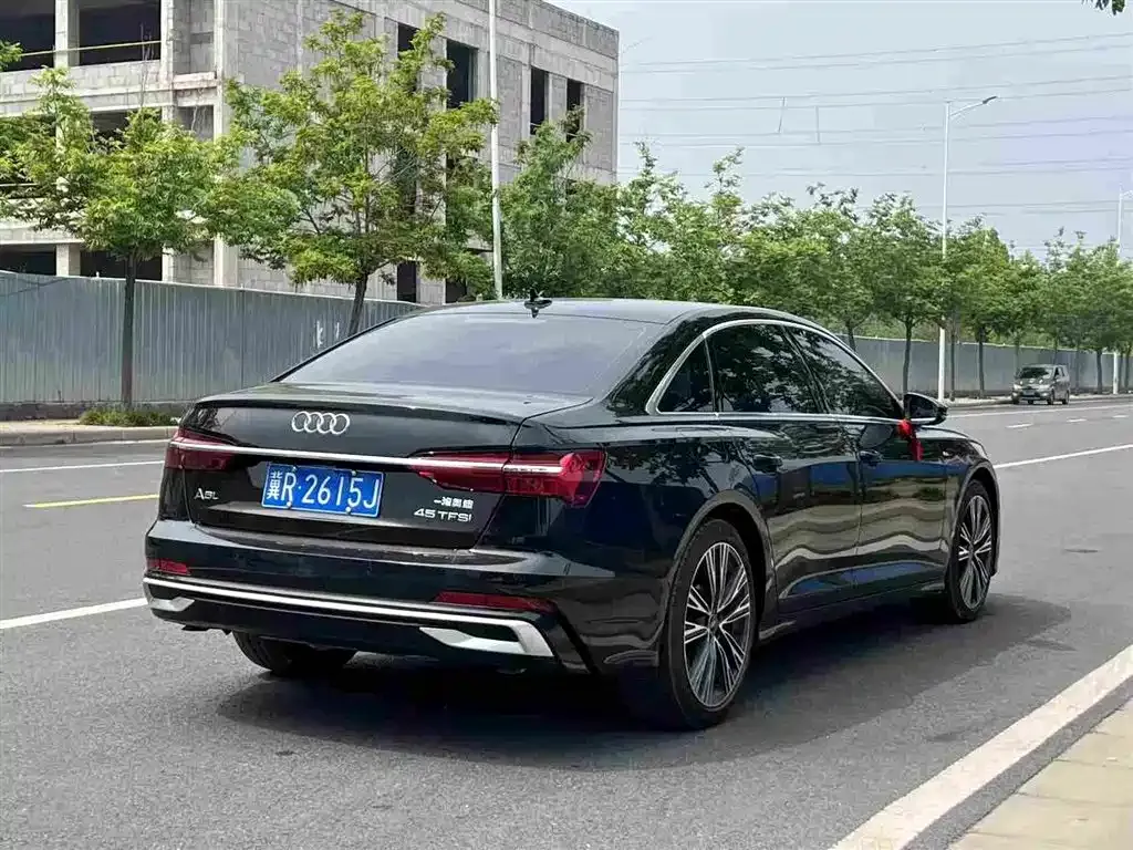 Audi A6L — фото 7