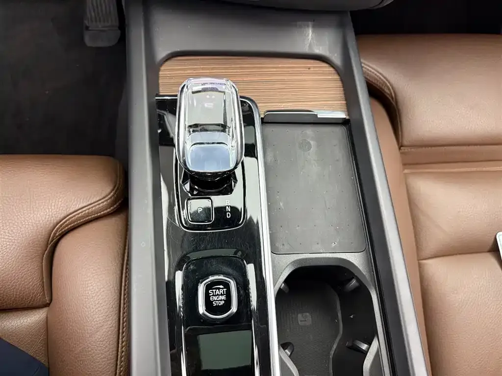Volvo XC60 — фото 2