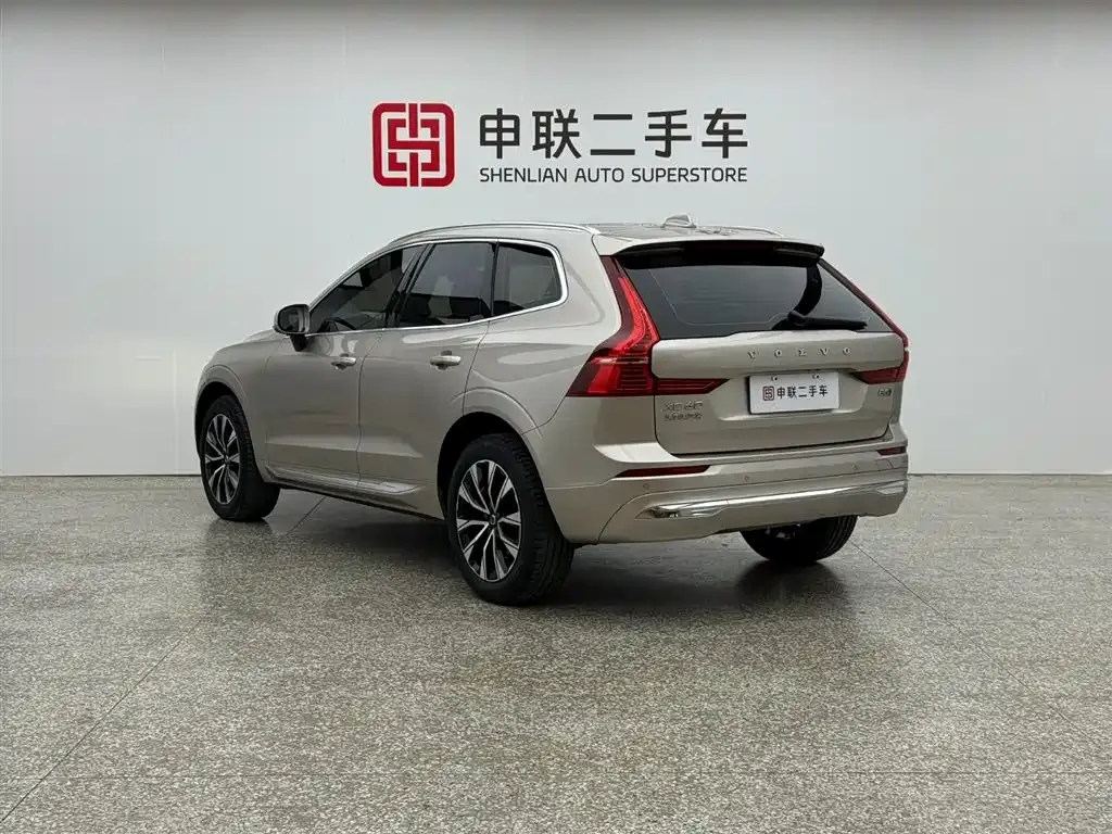 Volvo XC60 — фото 9