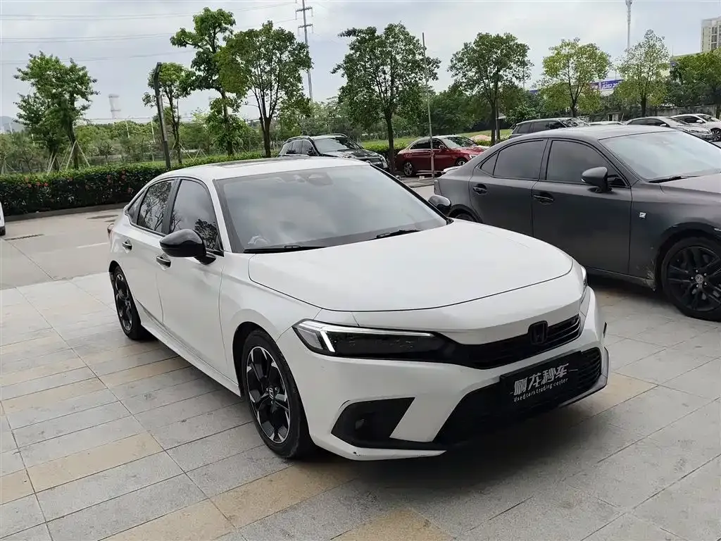 Honda Civic — фото 10