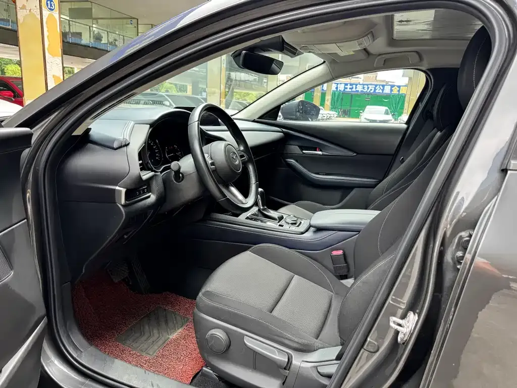 Mazda CX-30 2021 из CN, фото 7