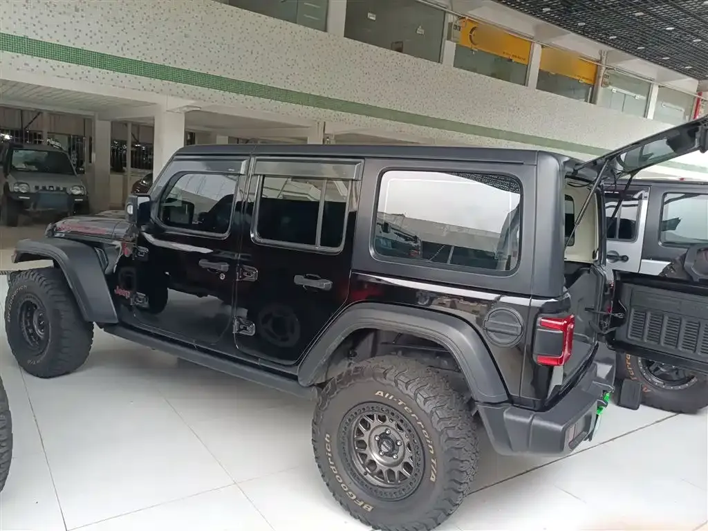 Jeep Wrangler — фото 8