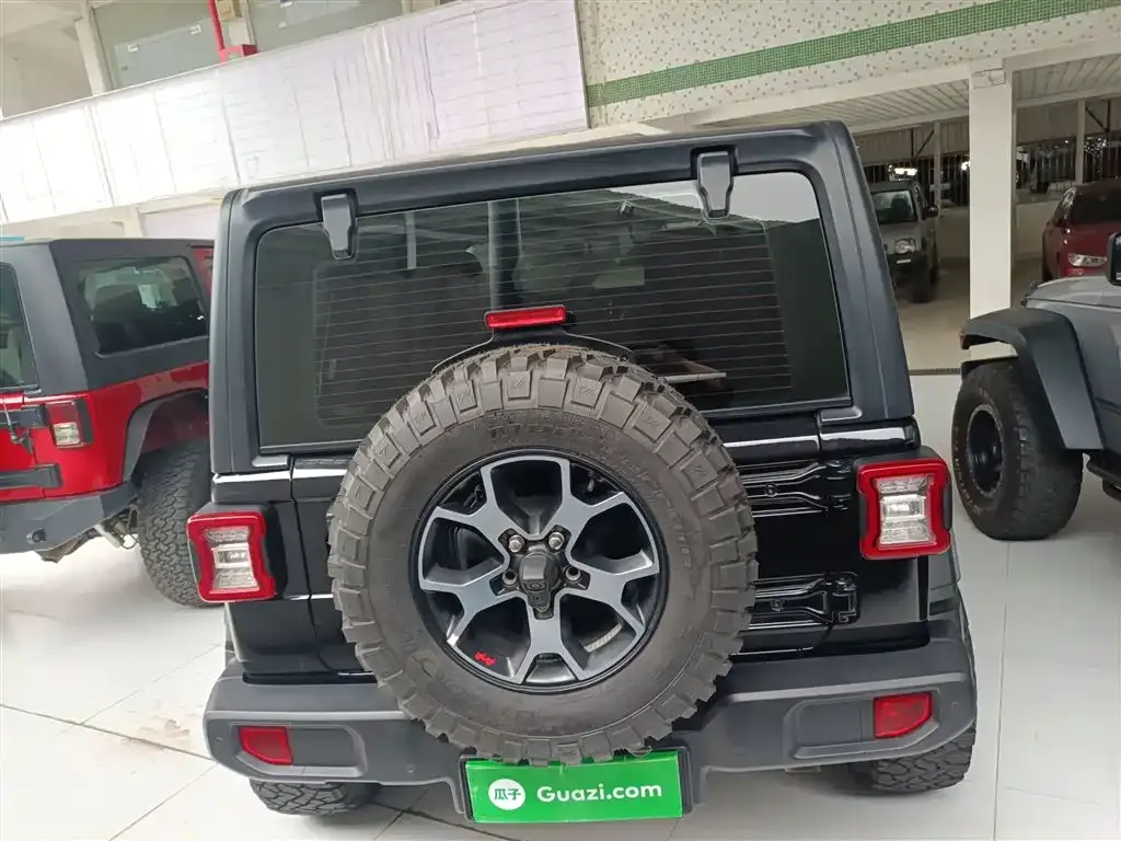 Jeep Wrangler — фото 5