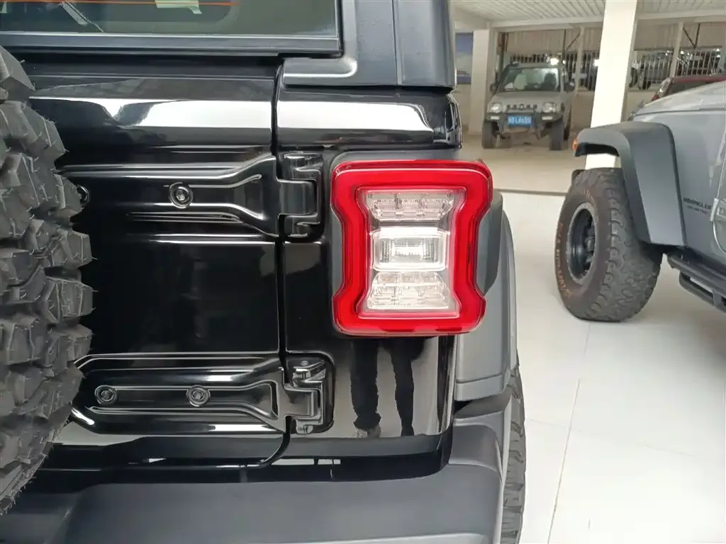 Jeep Wrangler — фото 3