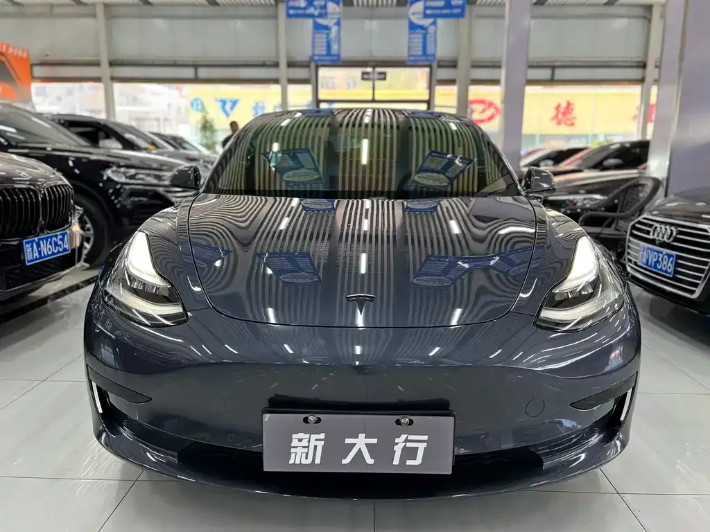 Tesla Model 3 — фото 6