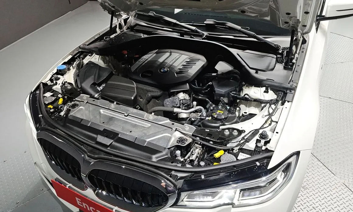 BMW 3-Series 2022 из KR, фото 8