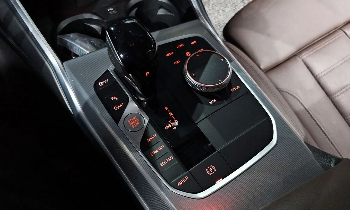 BMW 3-Series 2022 из KR, фото 6