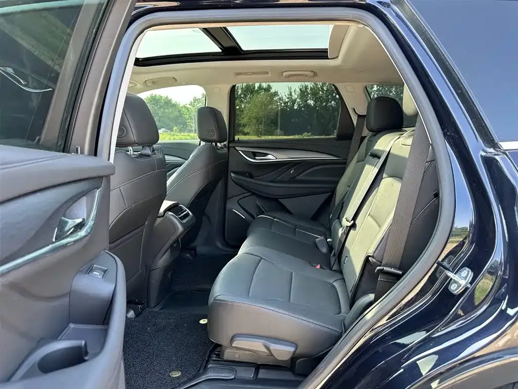 Buick Enclave 2021 из CN, фото 2