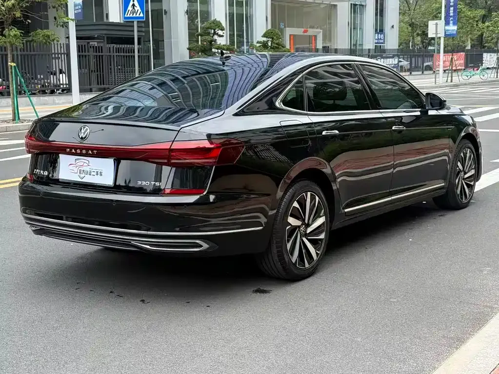 Volkswagen Passat — фото 6