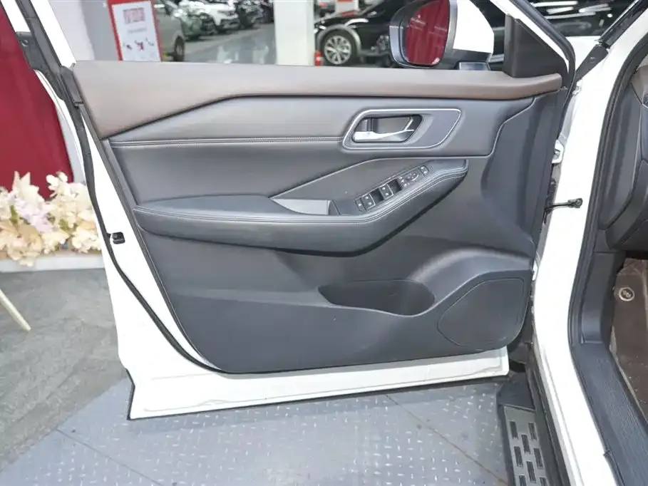 Nissan X-Trail — фото 10