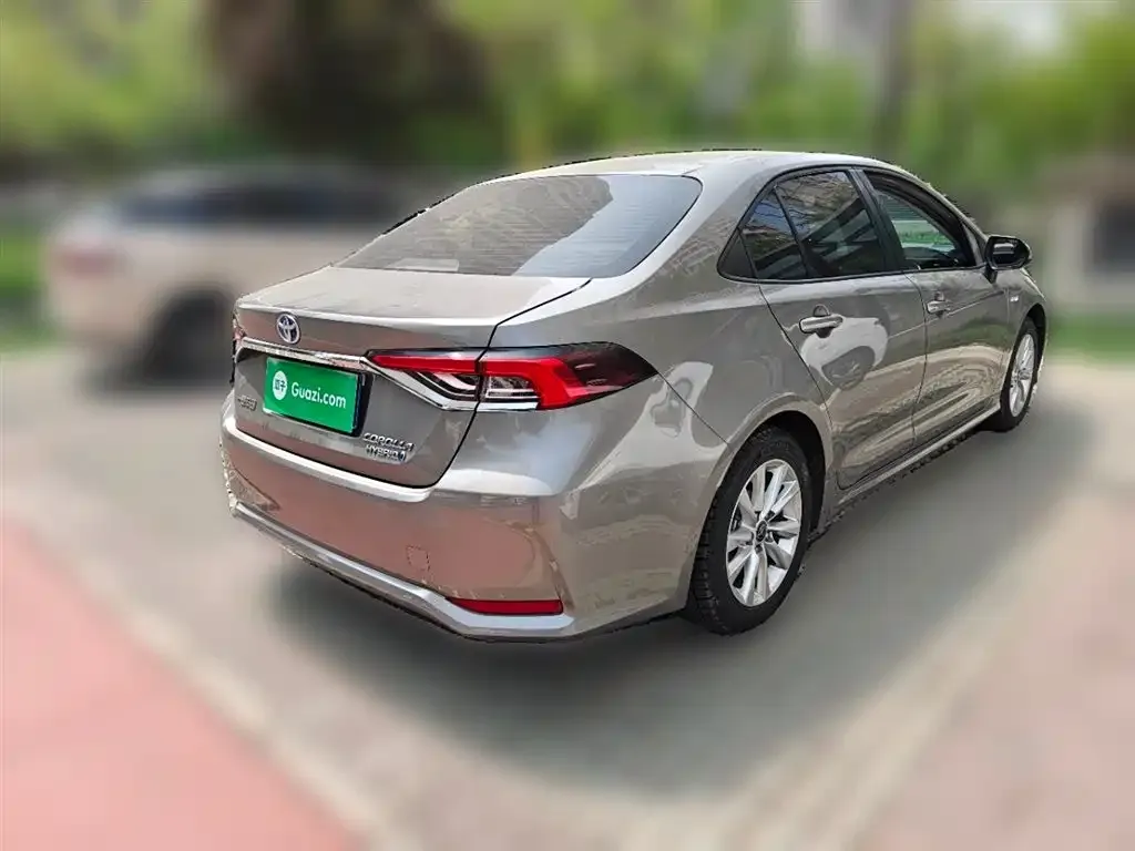 Toyota Corolla — фото 5