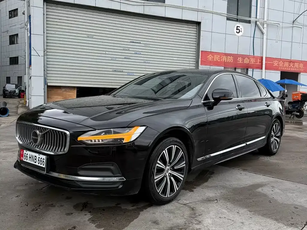 Volvo S90