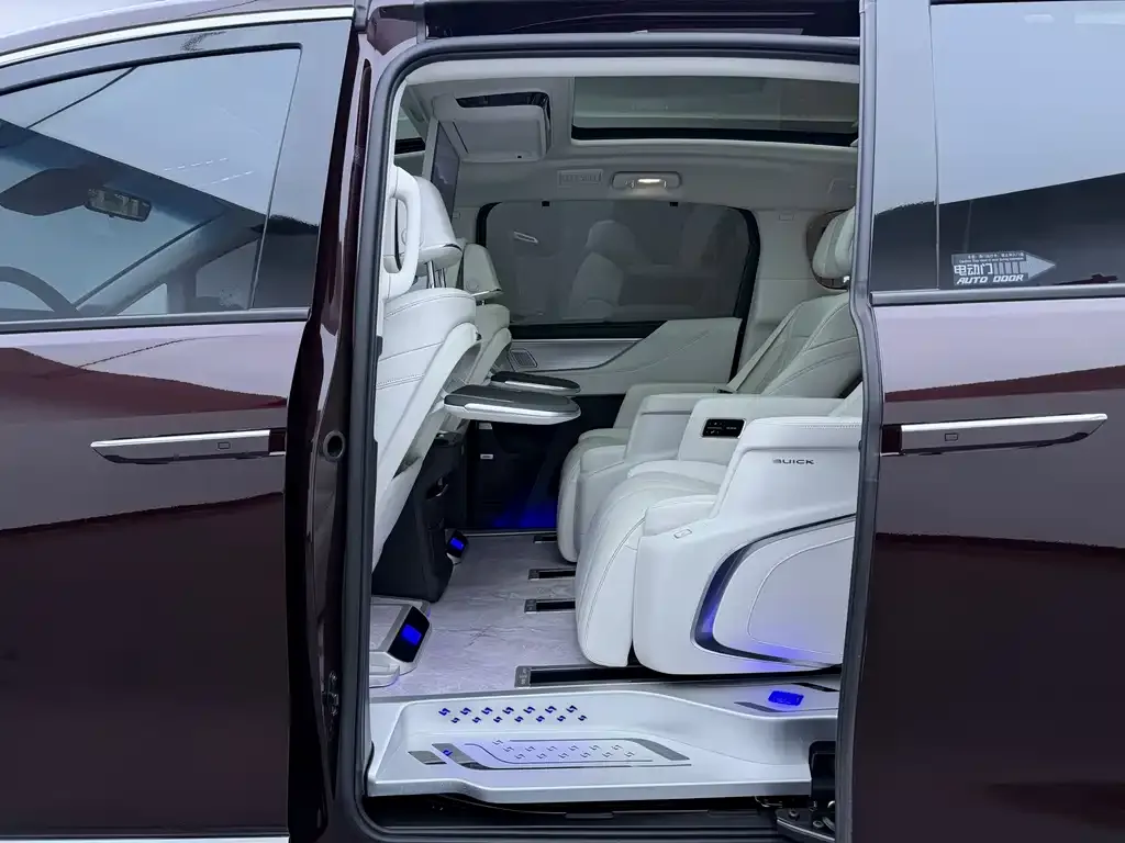 Buick GL8 Hybrid — фото 9