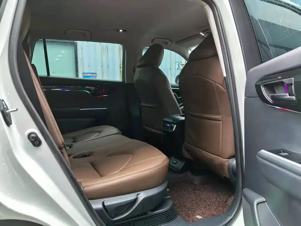 Toyota Highlander — фото 2