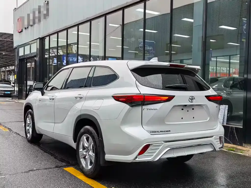 Toyota Highlander — фото 7