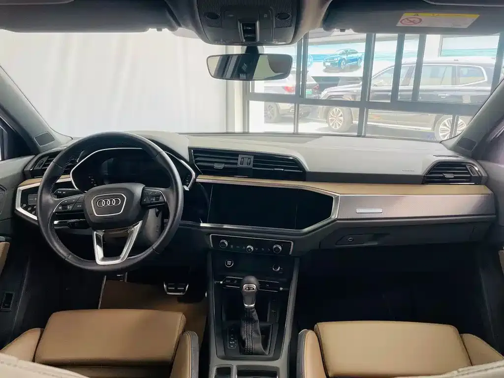 Audi Q3 — фото 2