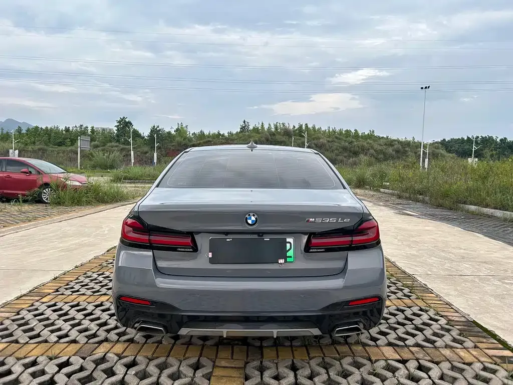 BMW 5 Series New Energy — фото 7