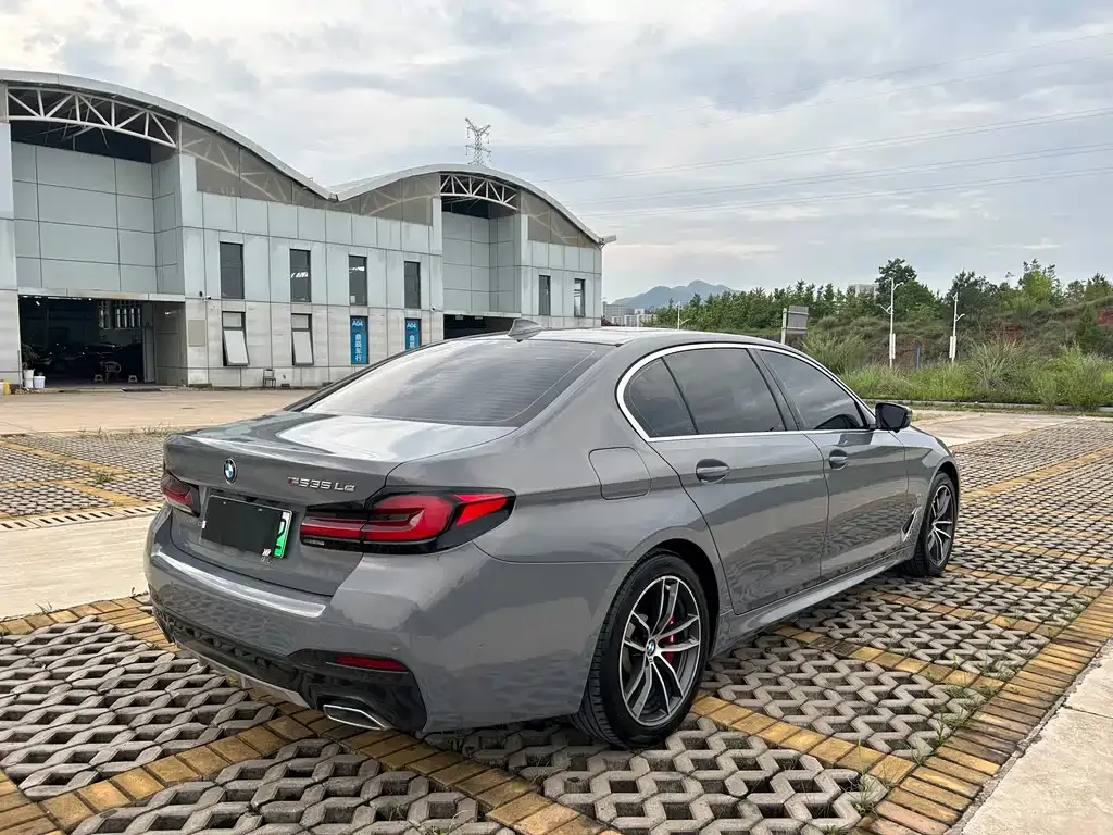 BMW 5 Series New Energy — фото 9