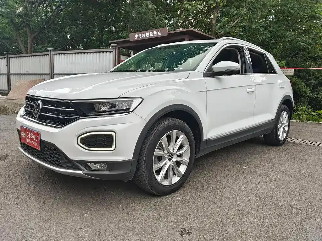 Volkswagen T-Roc — фото 1