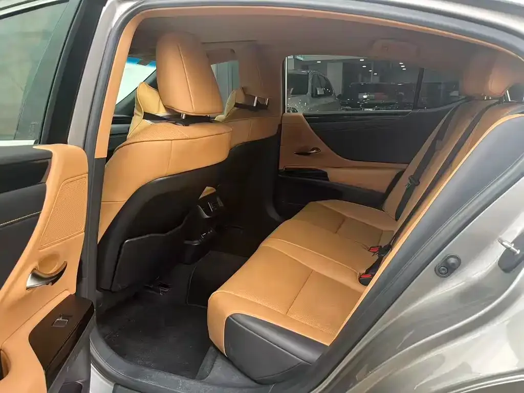 Lexus ES 2024 из CN, фото 6