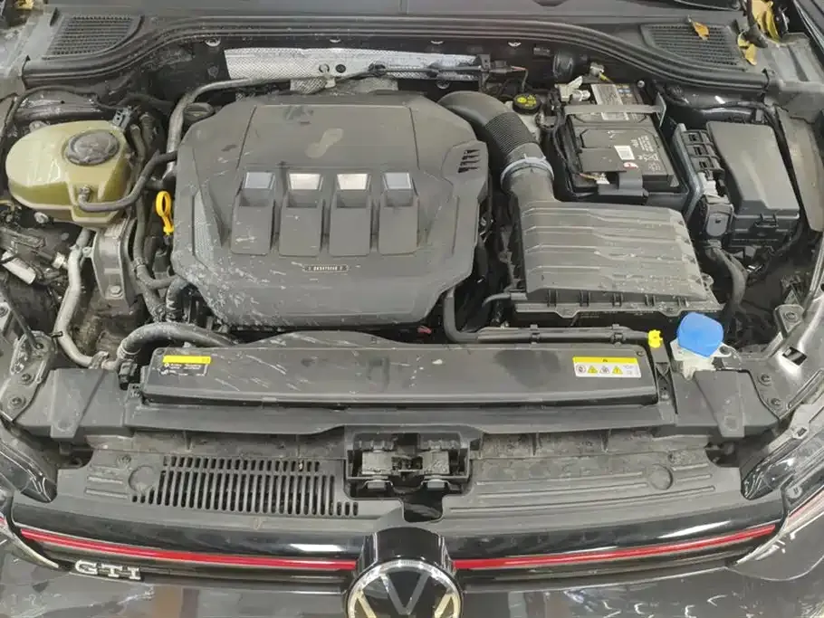 Volkswagen Golf GTI — фото 10